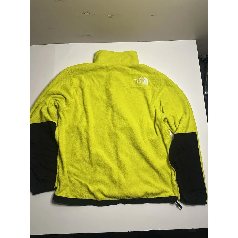 The North Face Men's L TKA Katka‎ Fleece 1/2 Zip Jacket. Sulpher Spring Green.